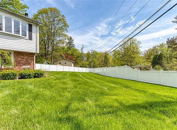 5th image of 17 Lakeview Dr