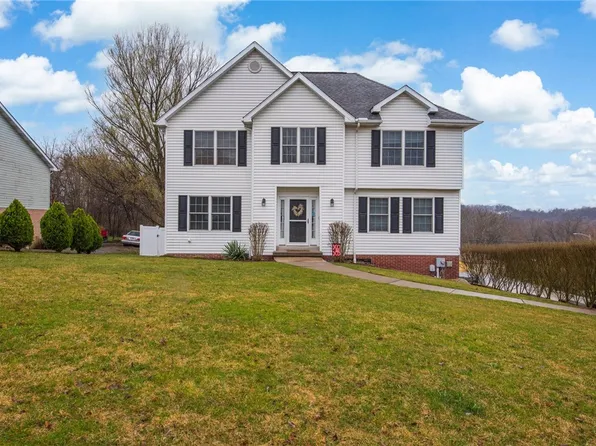 327 Garden Hill Dr E, Tarentum, PA 15084