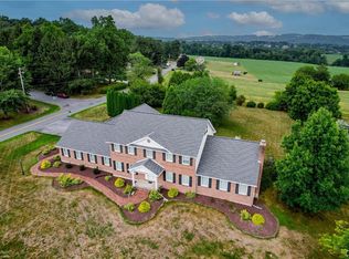 5011 Fairview Rd N, Schnecksville, PA 18078