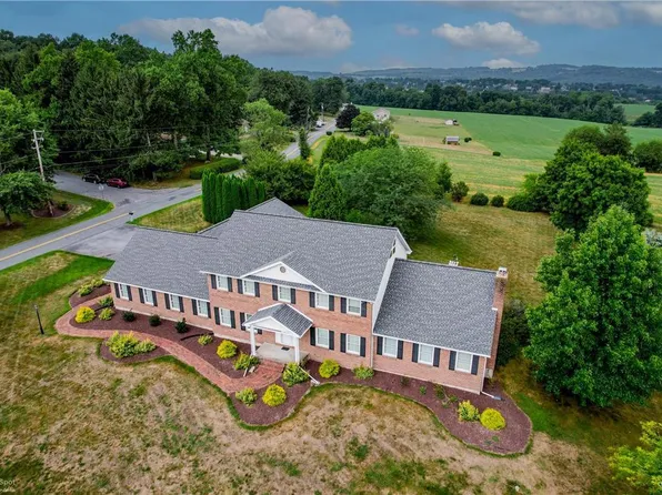 5011 Fairview Rd N, Schnecksville, PA 18078