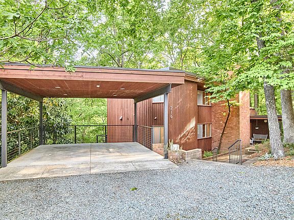 4th image of 216 Glenhill Ln