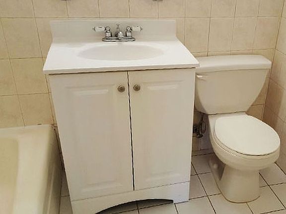 3rd image of 2040 Bruckner Blvd APT 8c