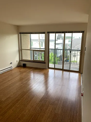2413 Boylston Ave E Photo 1