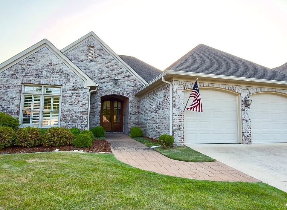 2nd image of 5141 Yorkshire Ln
