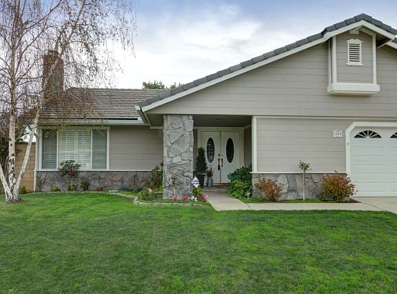 3rd image of 1320 E Uppingham Dr