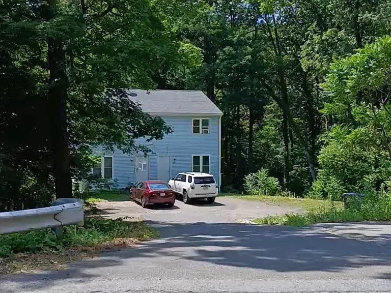 308-310 Long Plain Rd — Photo 2