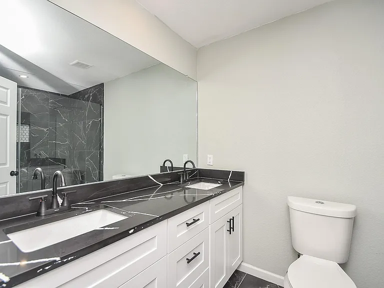 5850 Duxbury St — Photo 20