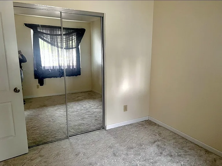 860 Souverain Ct — Photo 12