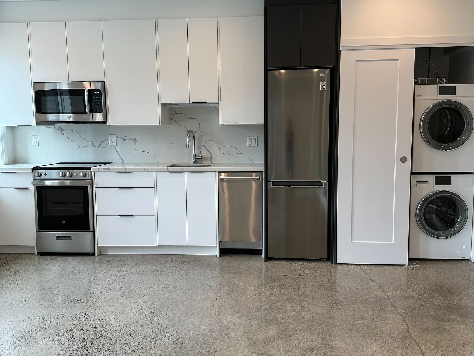 2 bed, $2,850 — Photo 3