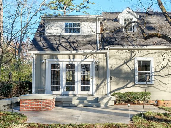 3rd image of 1314 Woodcrest Dr