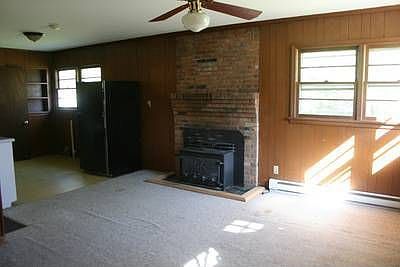 2nd image of 365 Ellis Dr