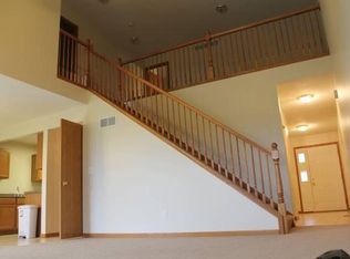 1163 Alexandria Dr, Sycamore, IL 60178