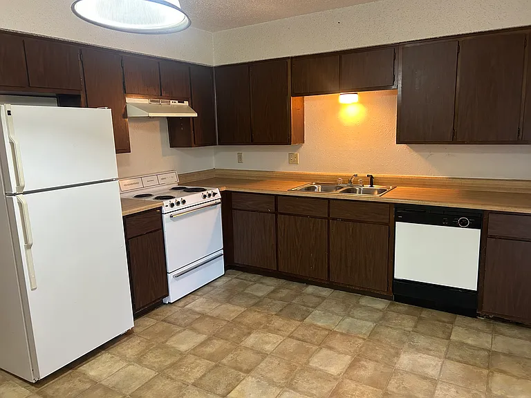 202 Oak Trail Dr #B — Photo 4