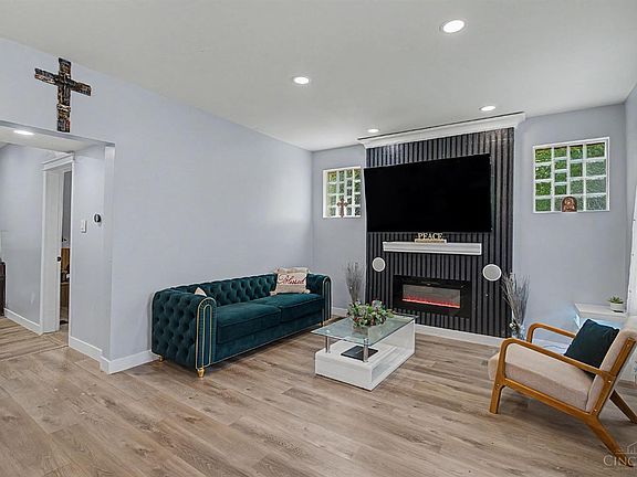 4th image of 2855 Shaffer Ave