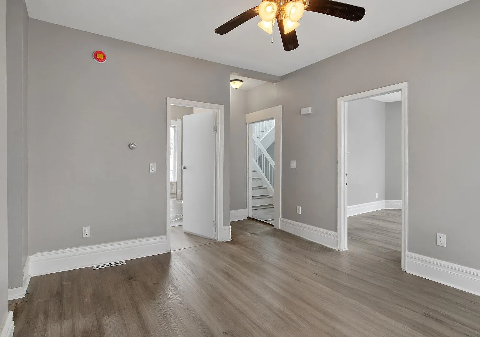 304 Baker Ave - 304 Baker - Unit 2 — Photo 3
