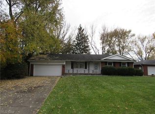 561 Blossom Ave, Campbell, OH
