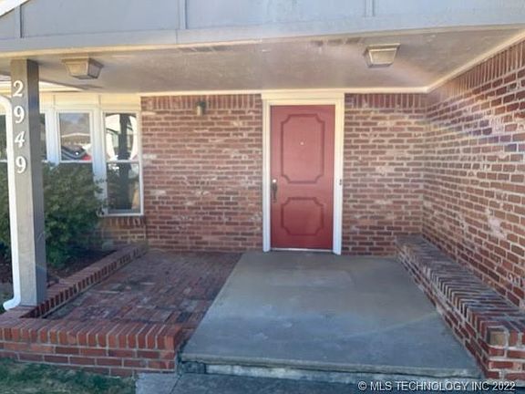 2nd image of 2949 Cambridge Ct