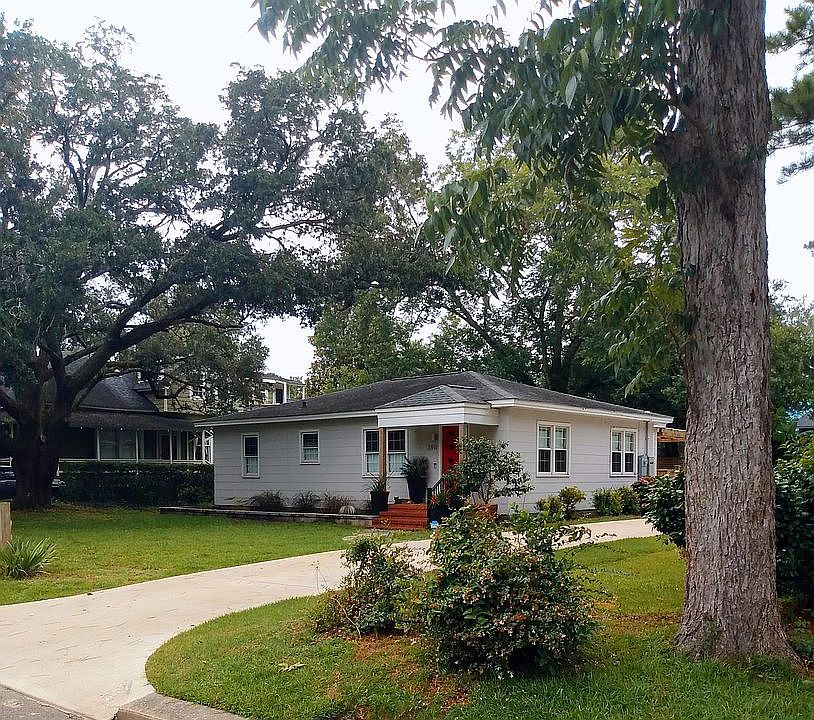 2nd image of 3911 Cherry Ave #3913