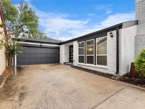 11207 Wood Lodge Dr, Houston, TX 77077