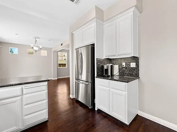 727 Talbot Ct — Photo 9