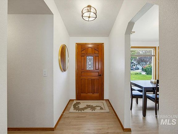 2nd image of 3321 N Lena Pl