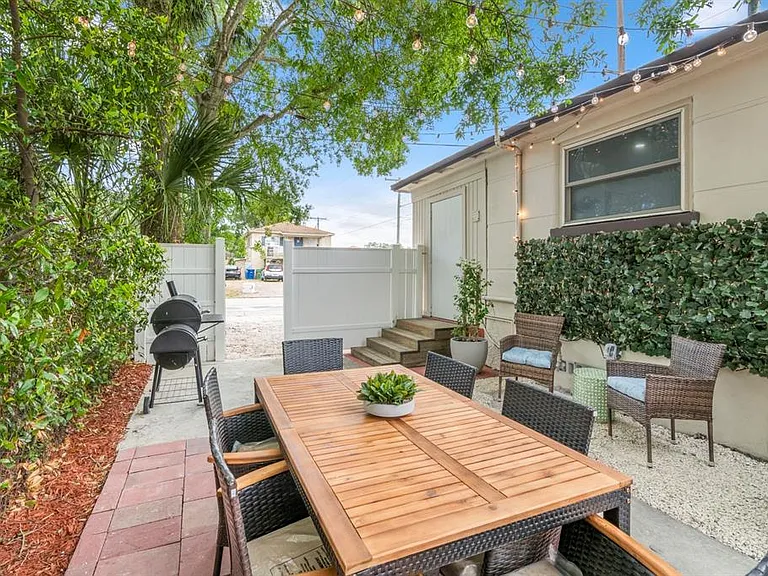 2402 W Cypress St — Photo 26