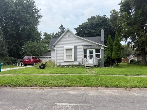 1115 E Calhoun St, Macomb, IL 61455
