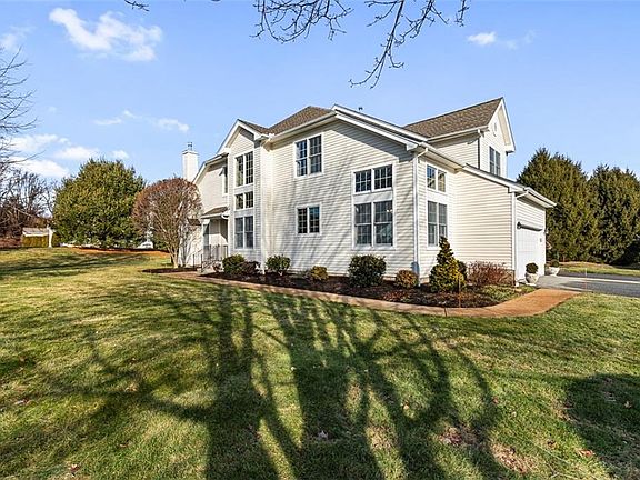 2nd image of 40 Deep Meadow Ln