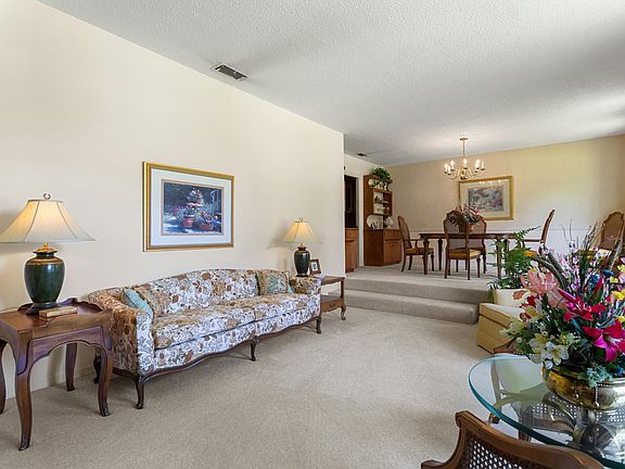 4th image of 2811 Yorktown Dr