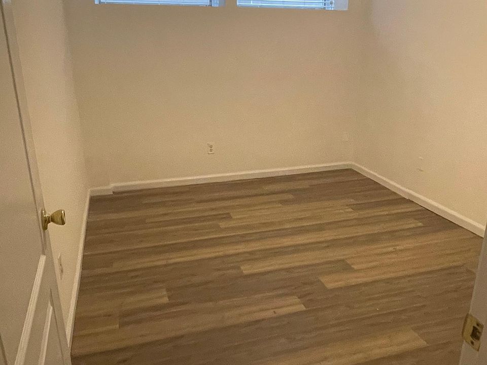 1st image of 61 Manee Ave #1