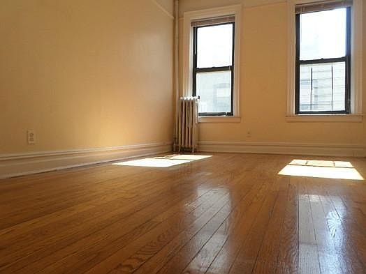 3rd image of 3149 29th St #3C