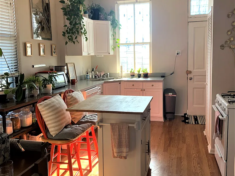 2031 W Moffat St #3 — Photo 8