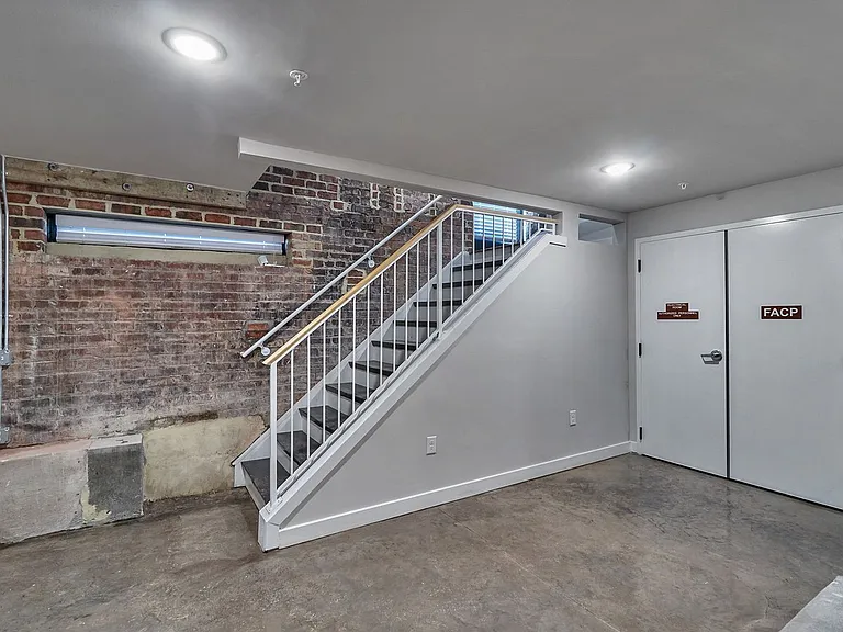 10 Walnut Aly — Photo 34