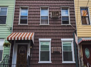 250 Nassau Ave, Brooklyn, NY 11222