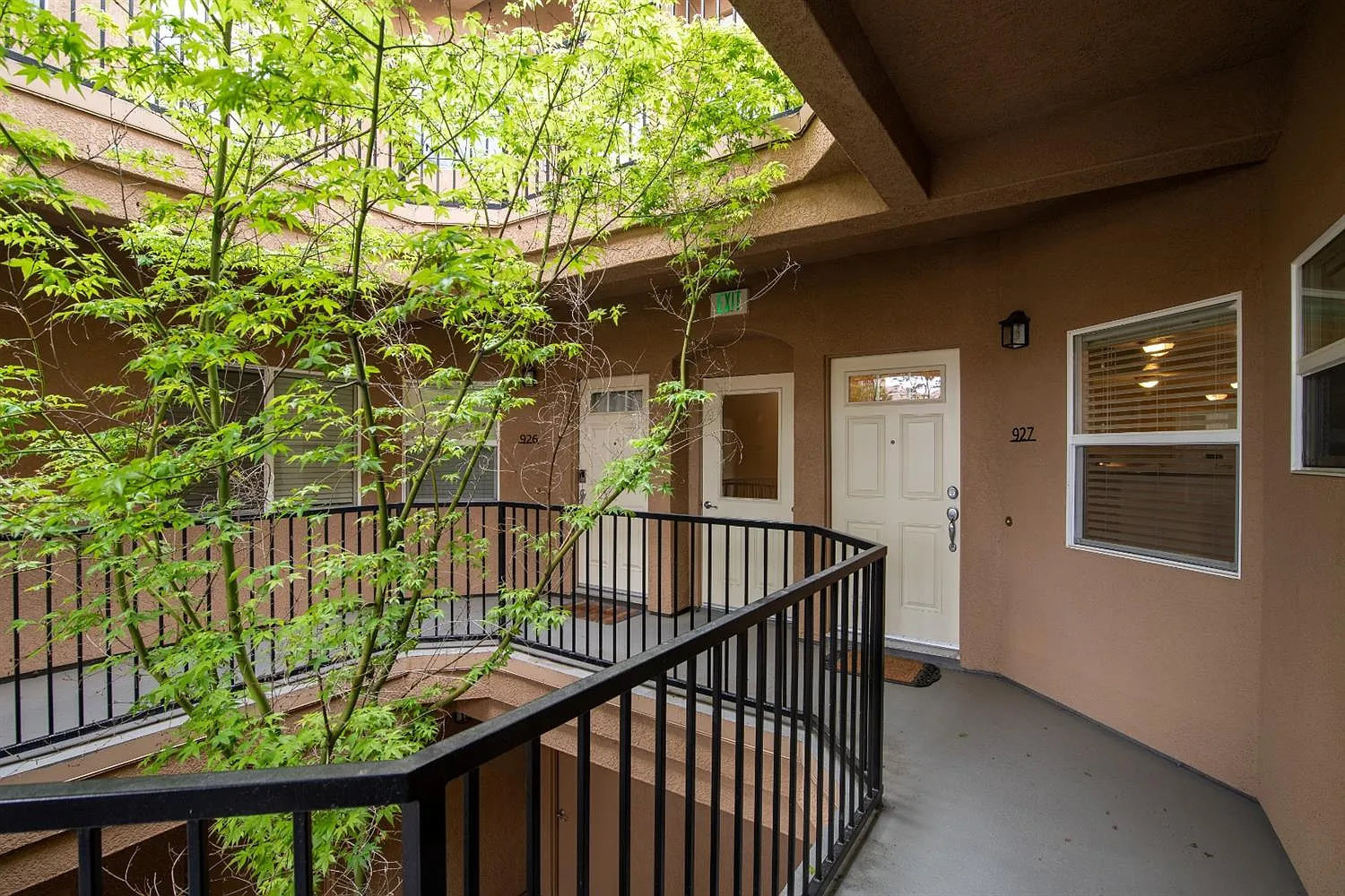 900 Moon Cir Unit 927 photo 1