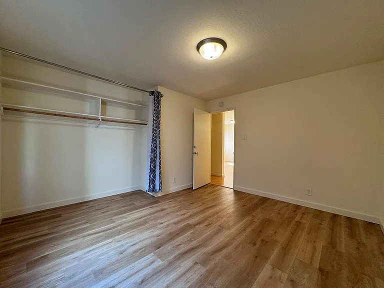 1555 Oxford Street — Photo 20