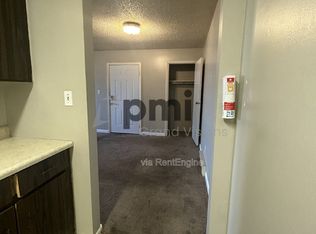 24 W Buchanan Ave #24, Charleston, IL 61920