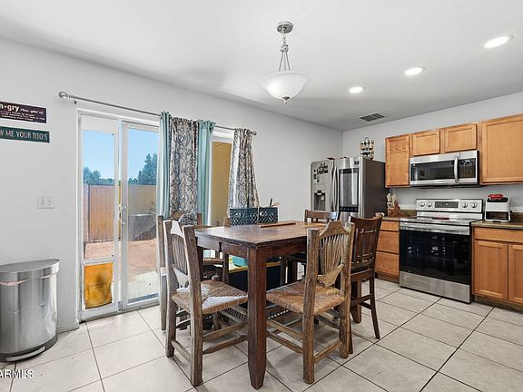 4th image of 803 W LONGHORN Road #1