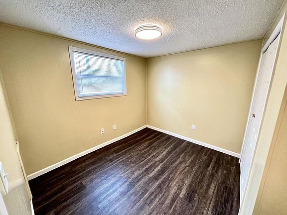 5th image of 106 Lind St APT C