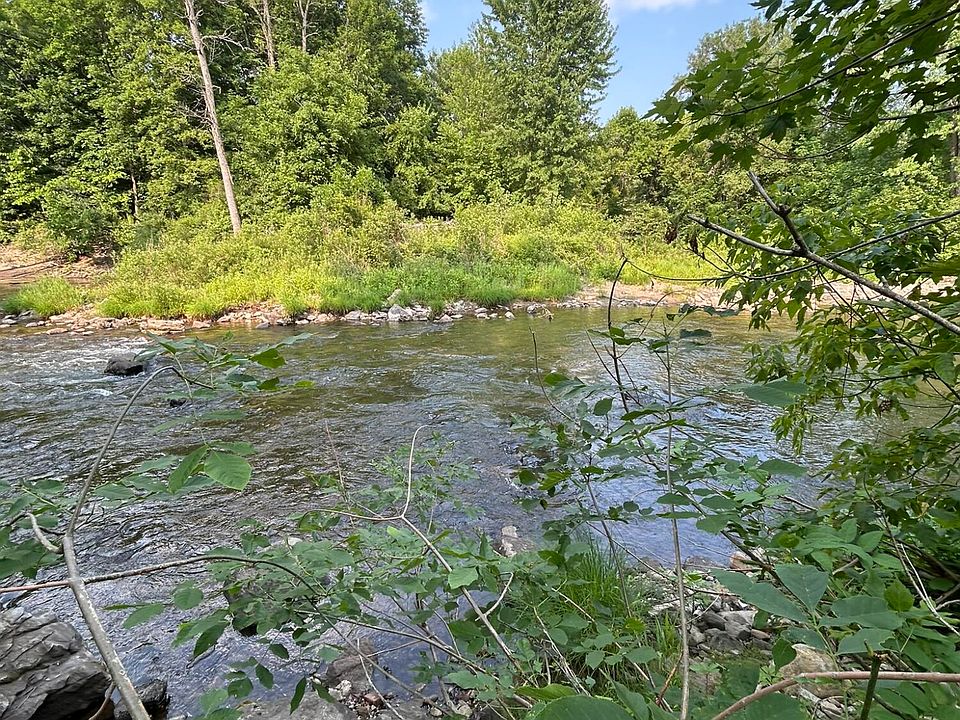 2nd image of 571 Cook Rd