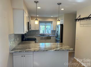 610 Britton Creek Dr, Hendersonville, NC 28791
