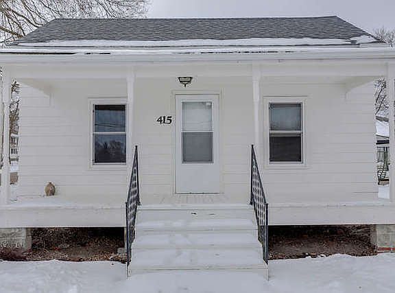 3rd image of 415 E Washington St