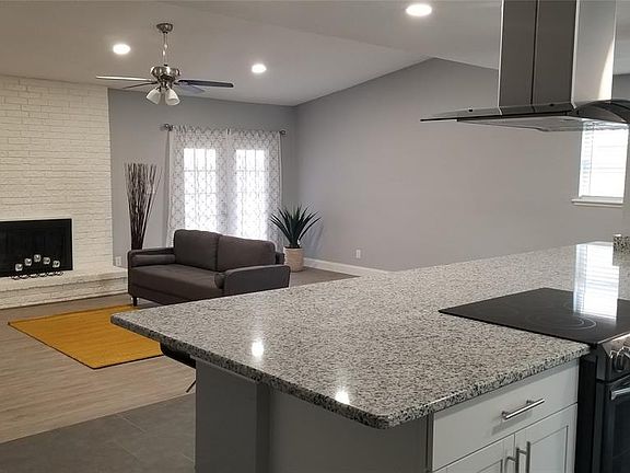 3rd image of 2801 Silverdale Ln