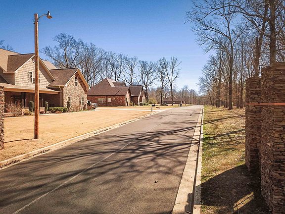 4th image of 3 Northtowne Dr #3