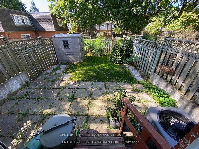 London Townhouse for rent - 3 Bedrooms — photo 18