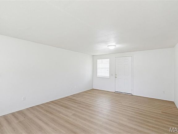 5th image of 1804 Thomas St