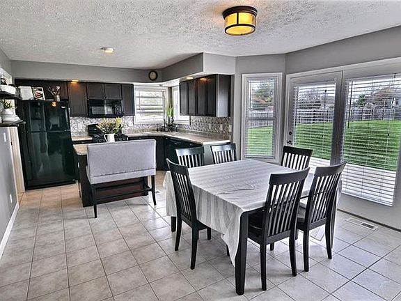 2nd image of 2403 Farmington Dr W