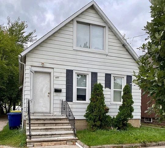 1st image of 1009 Harvey St