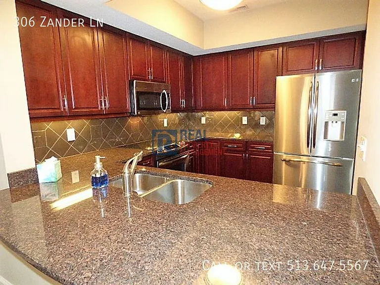 306 Zander Ln — Photo 8