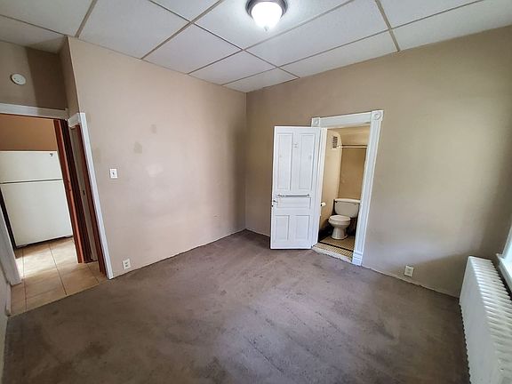 5th image of 1142-1146 W Walnut St #105